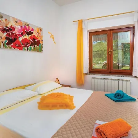 2 Bedroom Gorgeous In *