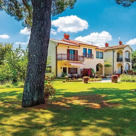 2 Bedroom Gorgeous In Appartement