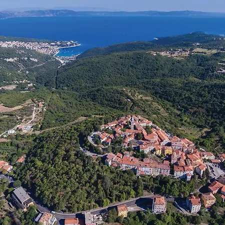 Apartment 2 Bedroom Gorgeous Apartment In Krsan *