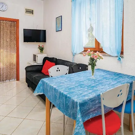 2 Bedroom Gorgeous In Appartement